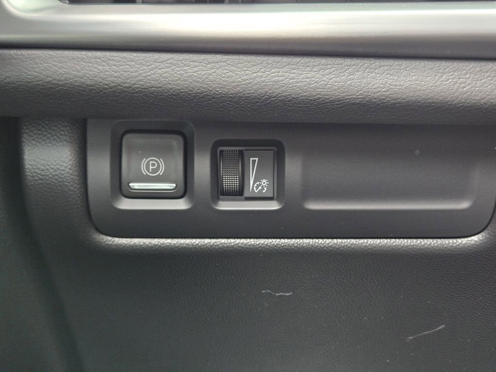 Used 2024 Cadillac XT4 Sport FWD image 28