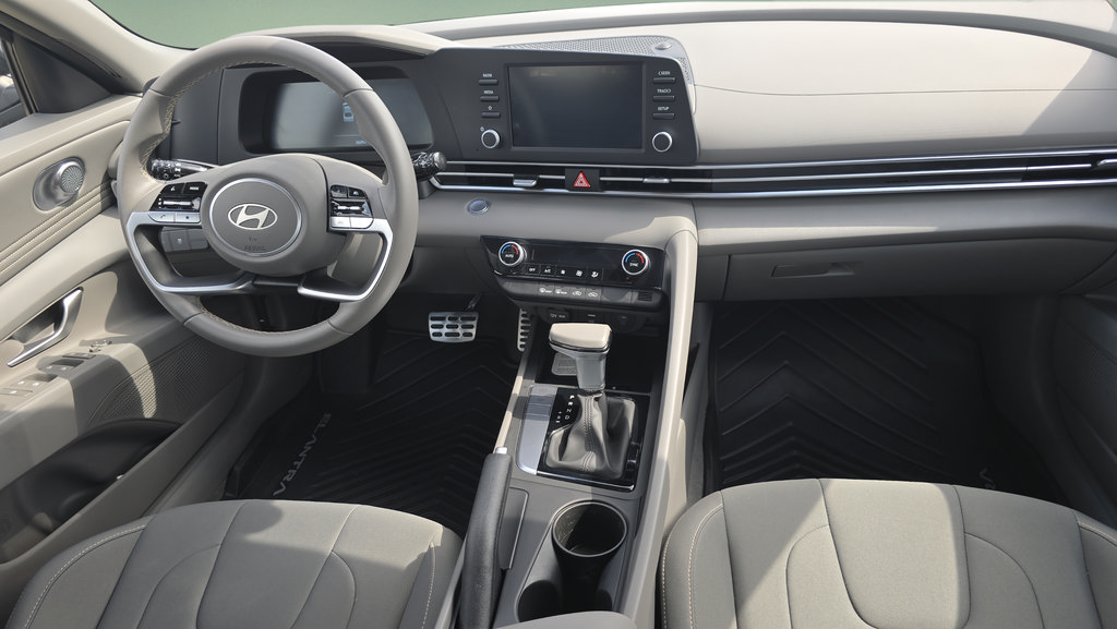 Certified 2026 Hyundai Elantra Sport FWD image 11