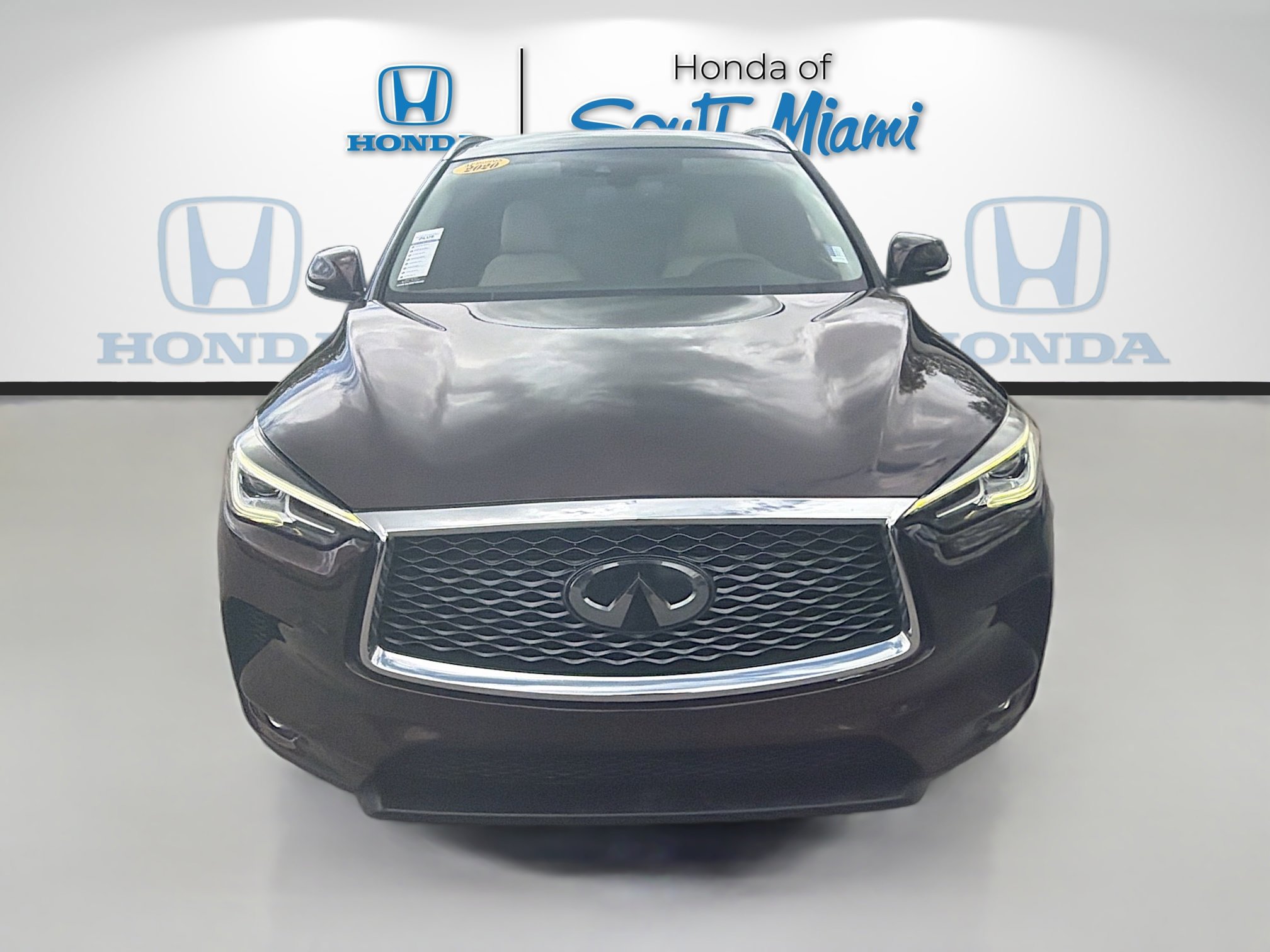 Used 2020 INFINITI QX50 Luxe w/ Navigation Package FWD image 2