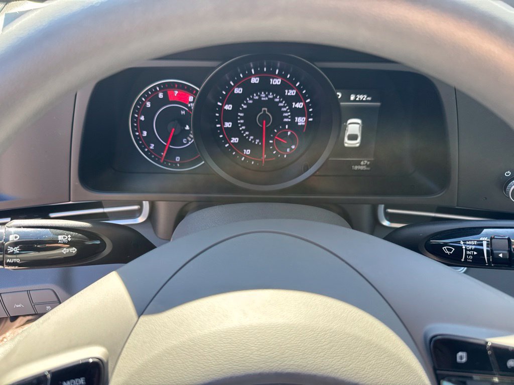 Used 2023 Hyundai Elantra SEL FWD image 16