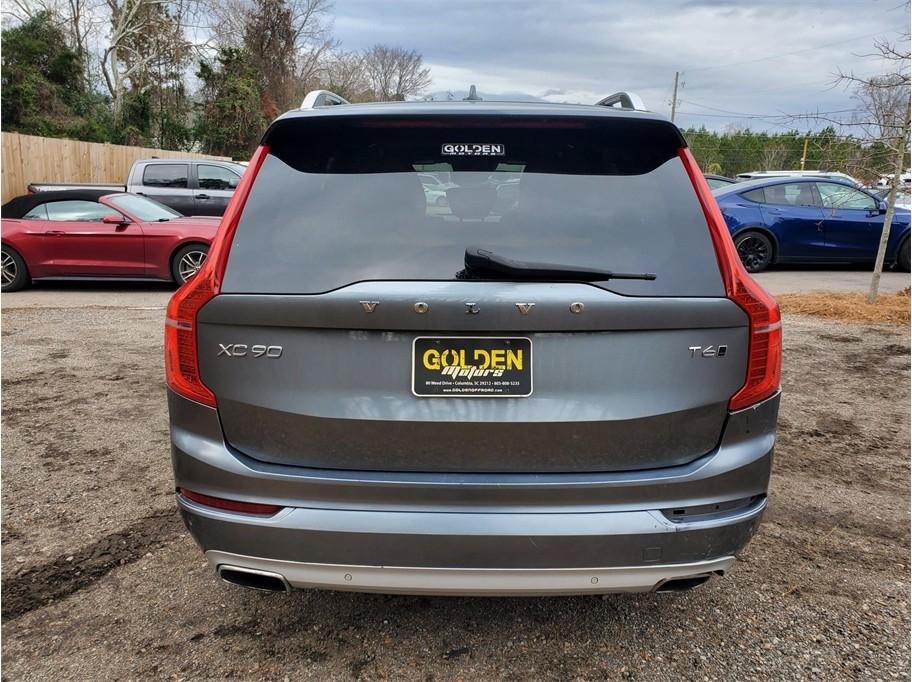 Used 2018 Volvo XC90 T6 Momentum w/ Momentum Plus Package AWD/4WD image 10