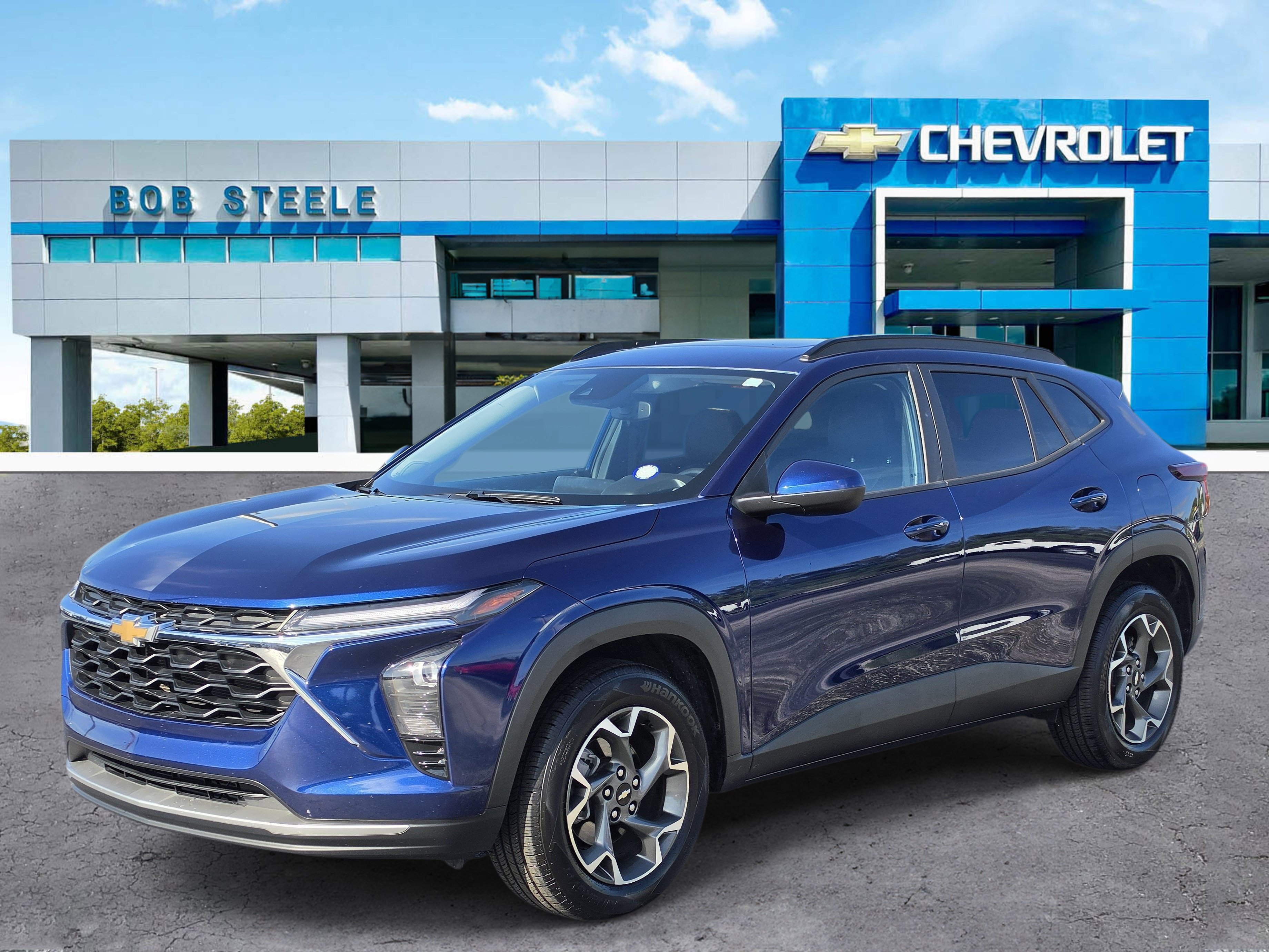 Certified 2024 Chevrolet Trax LT w/ Sunroof Package FWD image 2