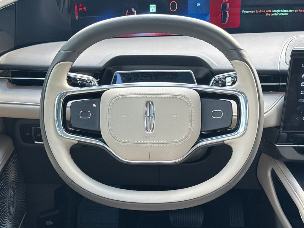 Used 2025 Lincoln Nautilus Reserve image 14