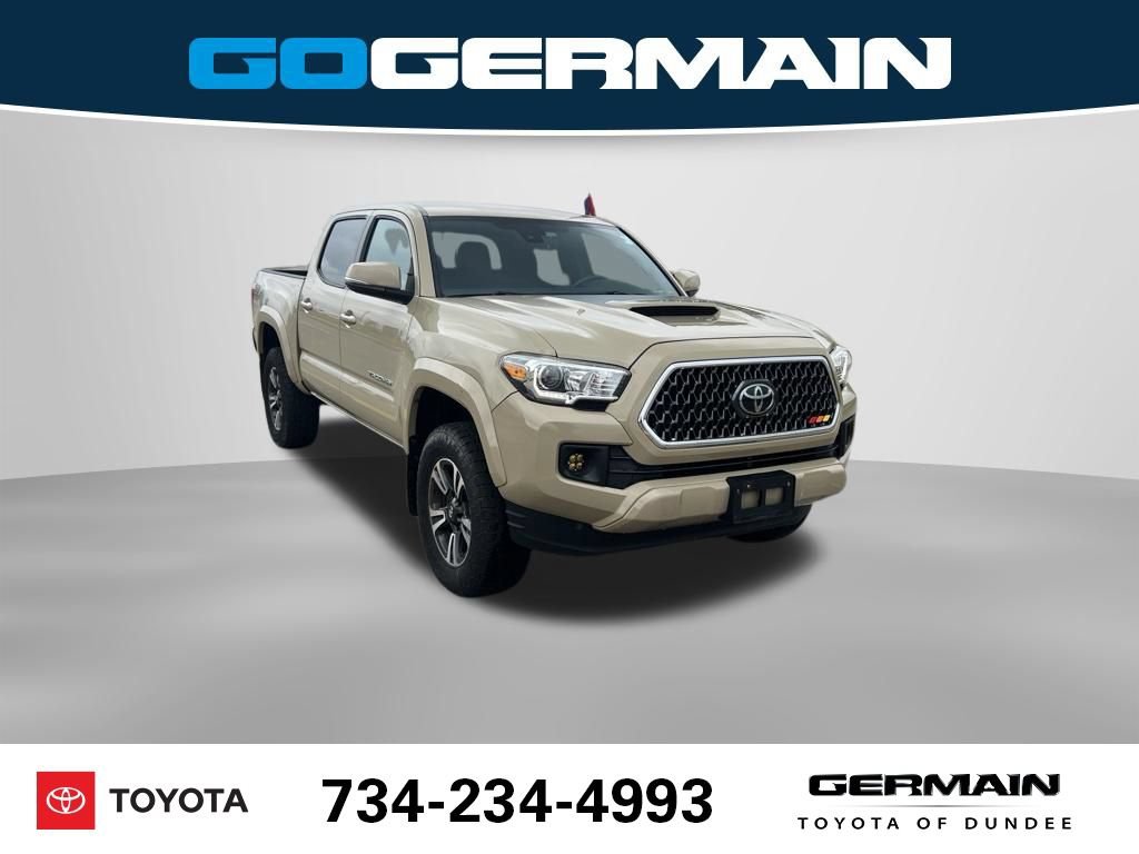 Used 2018 Toyota Tacoma TRD Sport AWD/4WD image 4
