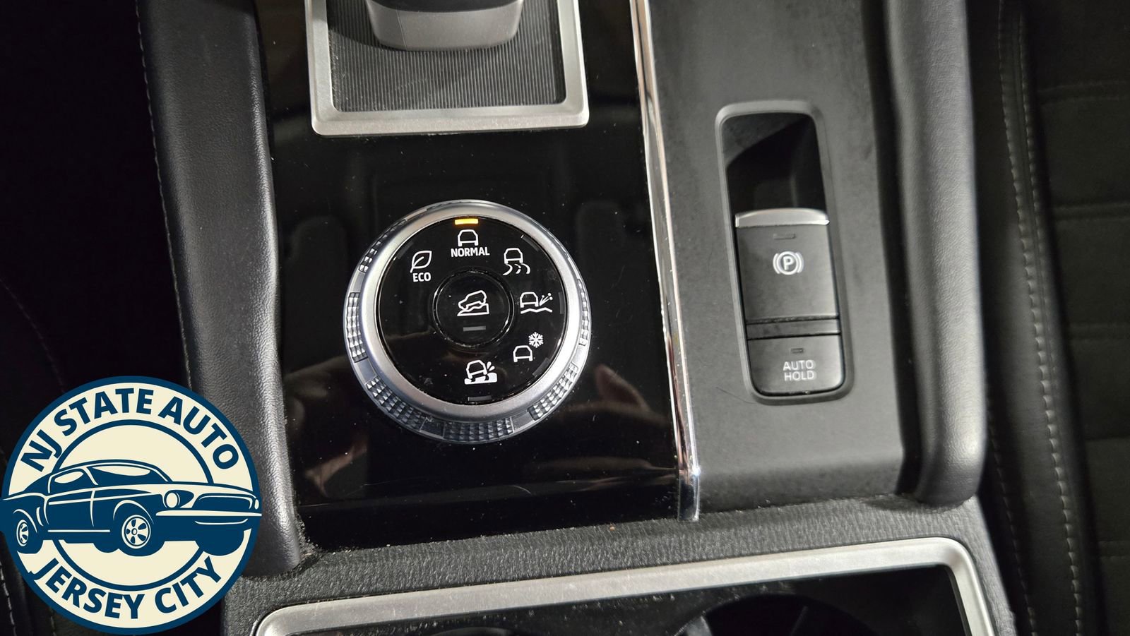 Used 2023 Mitsubishi Outlander SE image 17