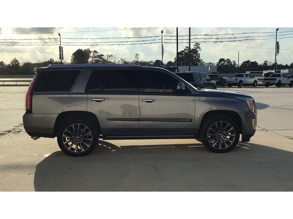 Used 2019 Cadillac Escalade Premium Luxury w/ Escalade Sport Edition image 9