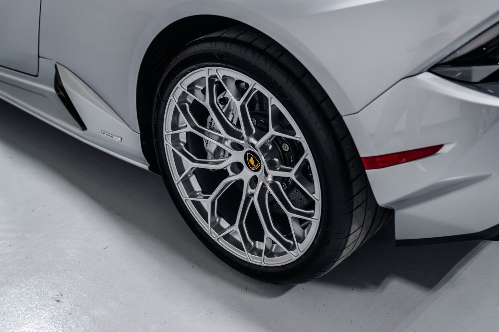 Used 2023 Lamborghini Huracan Tecnica RWD image 34