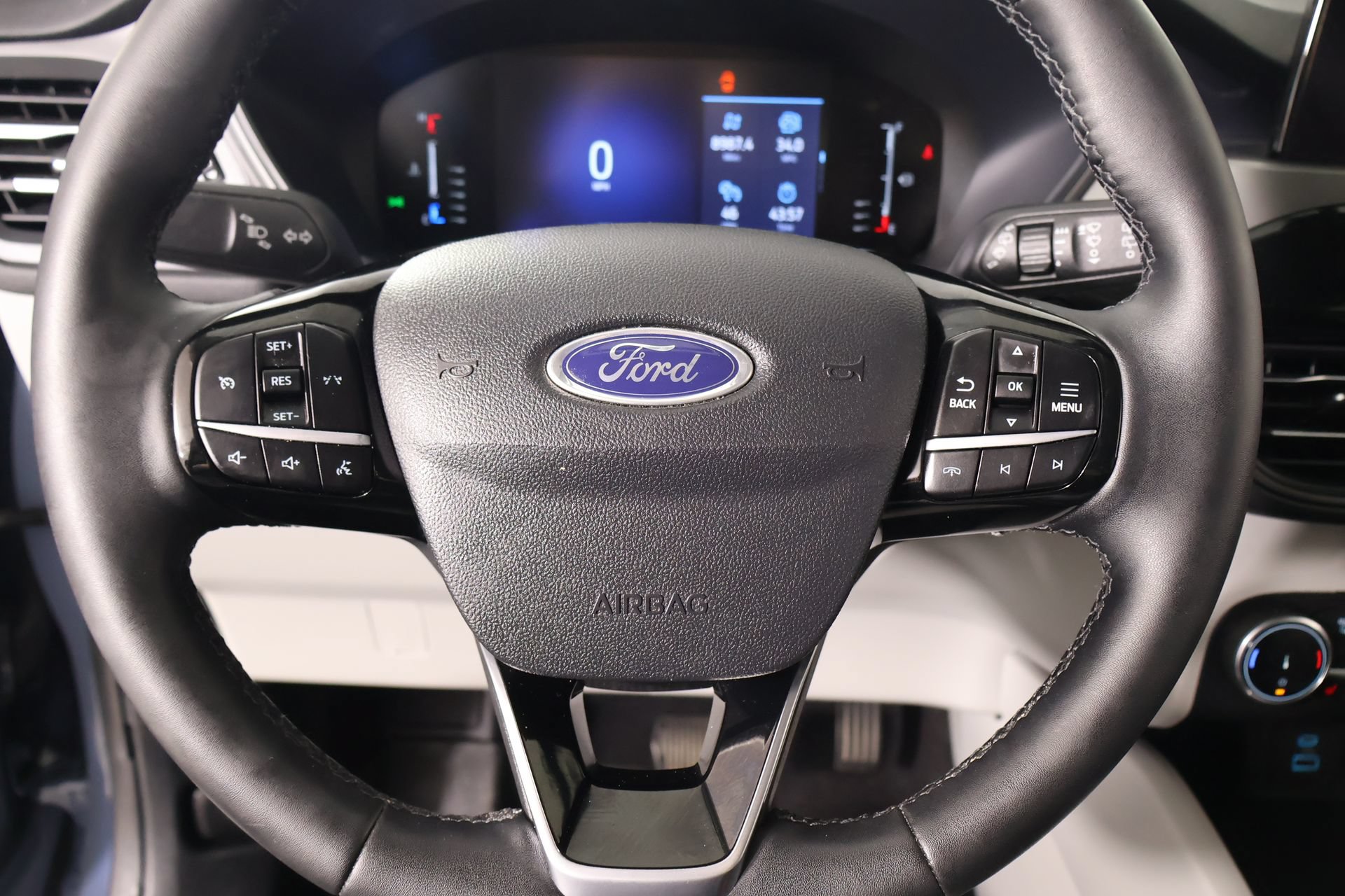 Used 2023 Ford Escape Active w/ Cold Weather Package FWD image 3