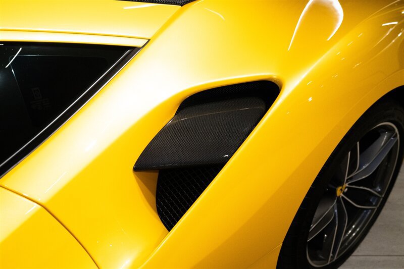 Used 2016 Ferrari 488 GTB RWD image 11