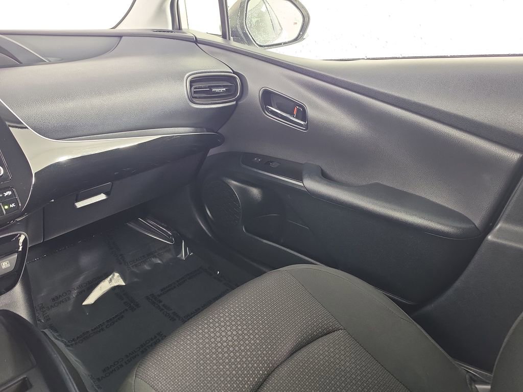 Used 2021 Toyota Prius LE FWD image 25