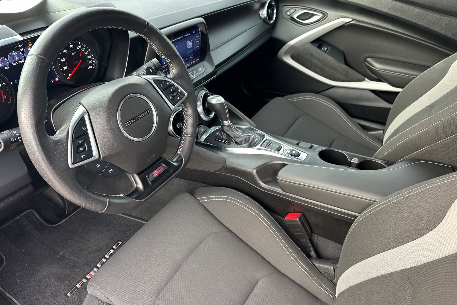 Used 2022 Chevrolet Camaro SS w/ Design Package 3 image 10