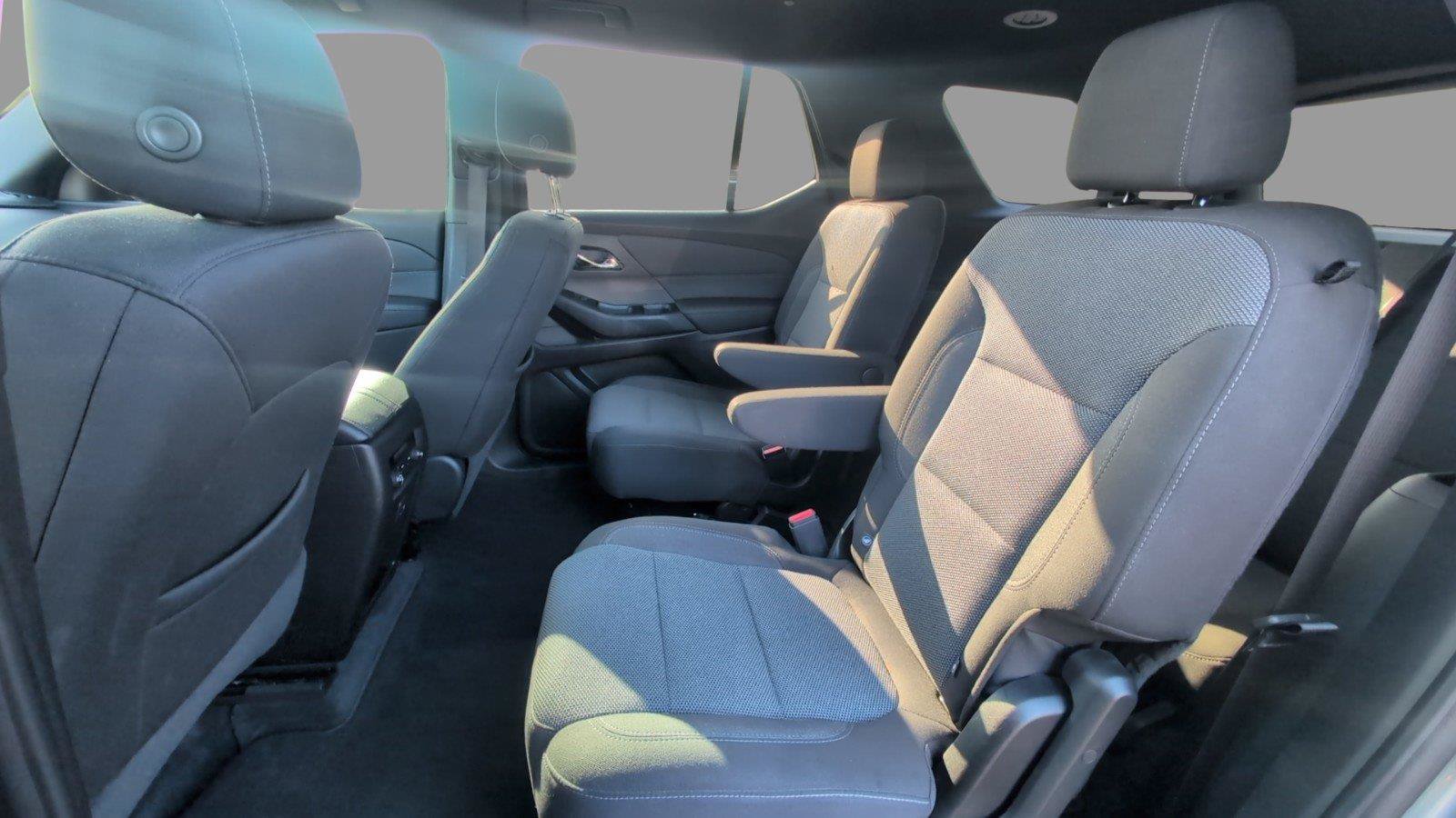Used 2023 Chevrolet Traverse LT FWD image 36