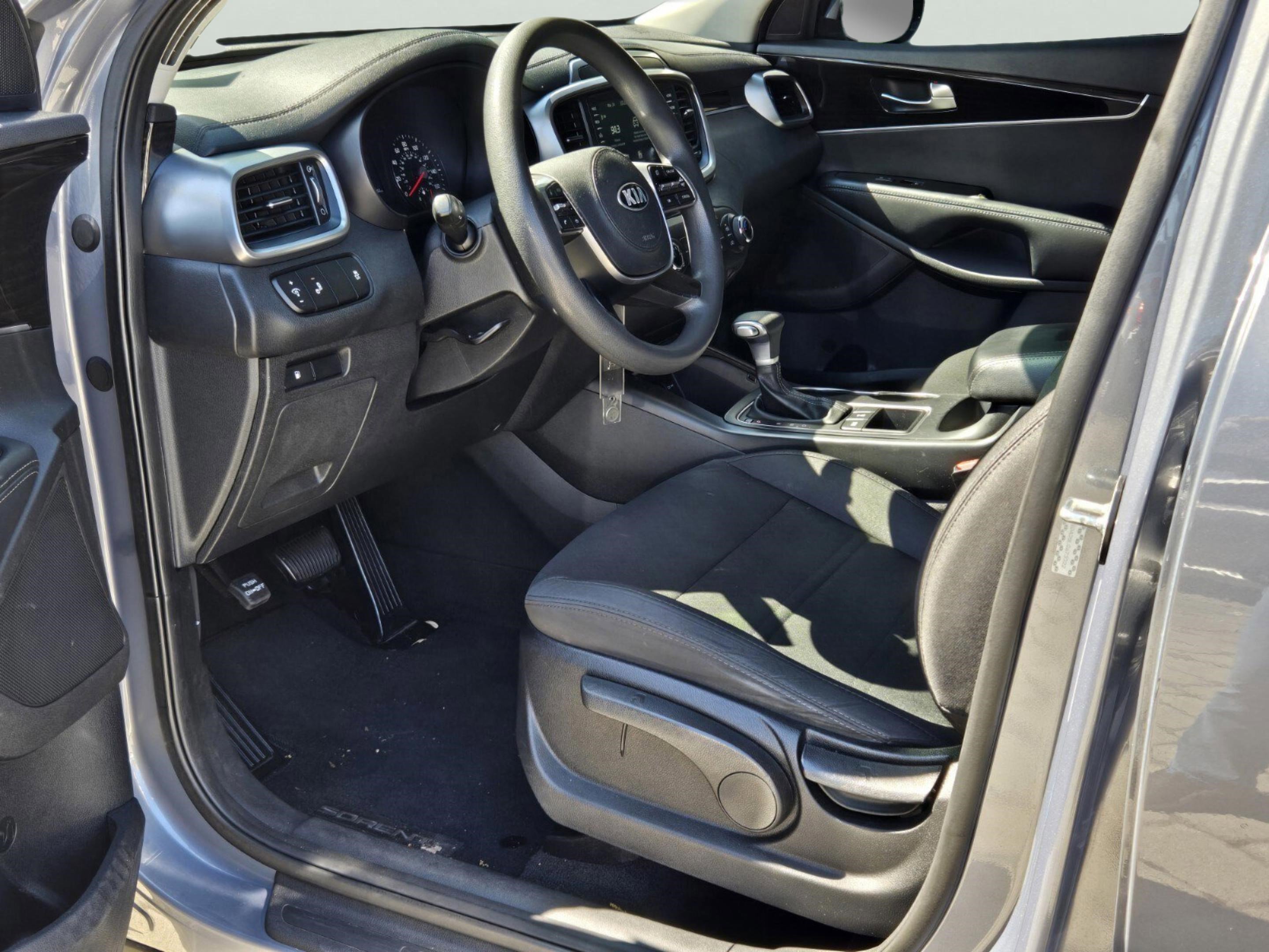 Used 2020 Kia Sorento LX image 17