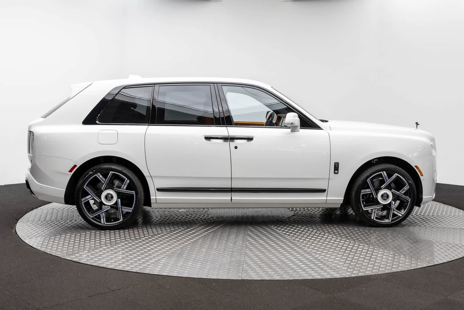 New 2027 Rolls-Royce Cullinan Black Badge AWD/4WD image 59