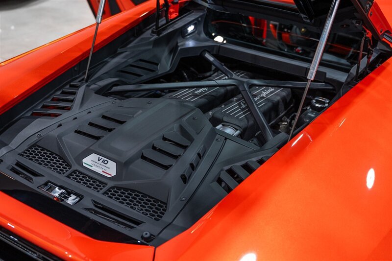 Used 2021 Lamborghini Huracan EVO AWD/4WD image 41