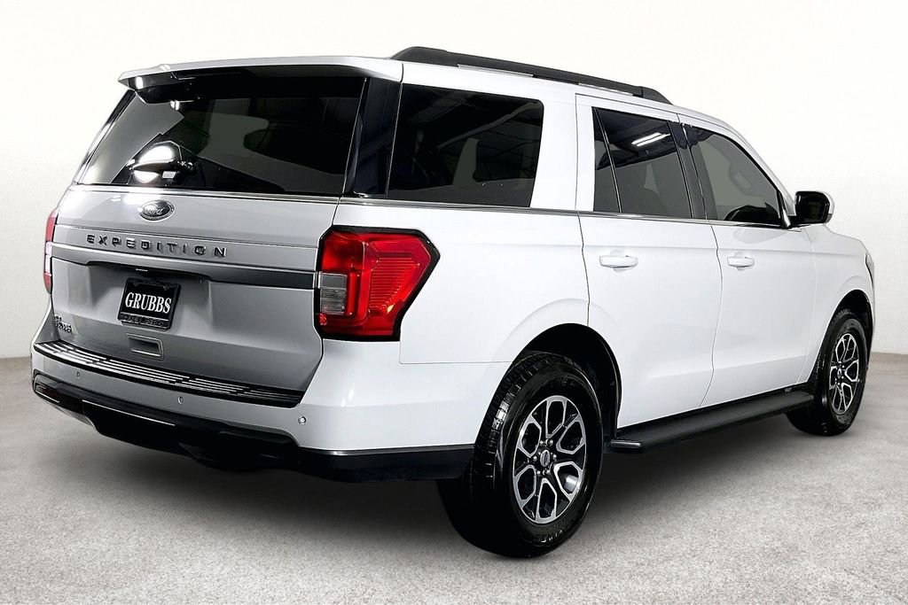Used 2024 Ford Expedition XLT RWD image 2