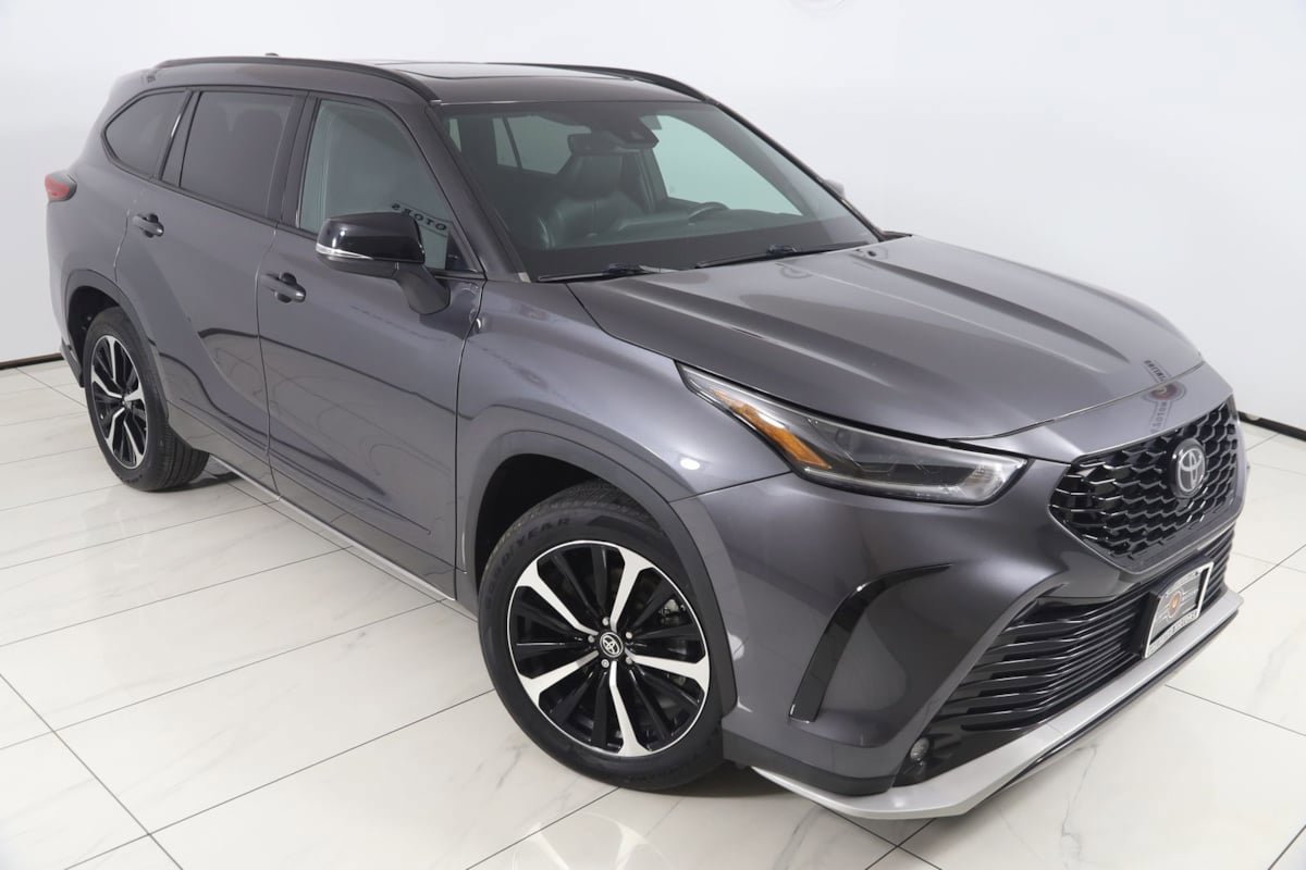 Used 2022 Toyota Highlander XSE w/ Protection Package #3 (TMS) AWD/4WD image 18
