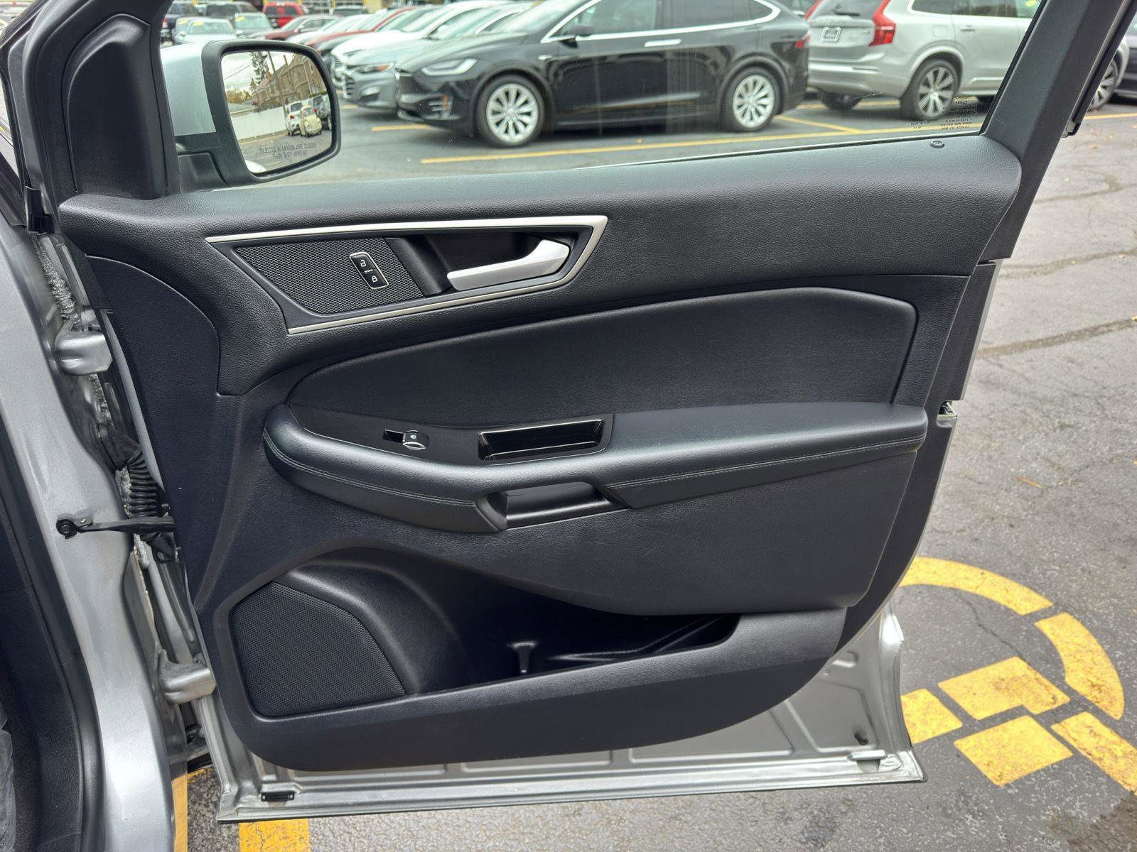 Used 2020 Ford Edge SEL image 40