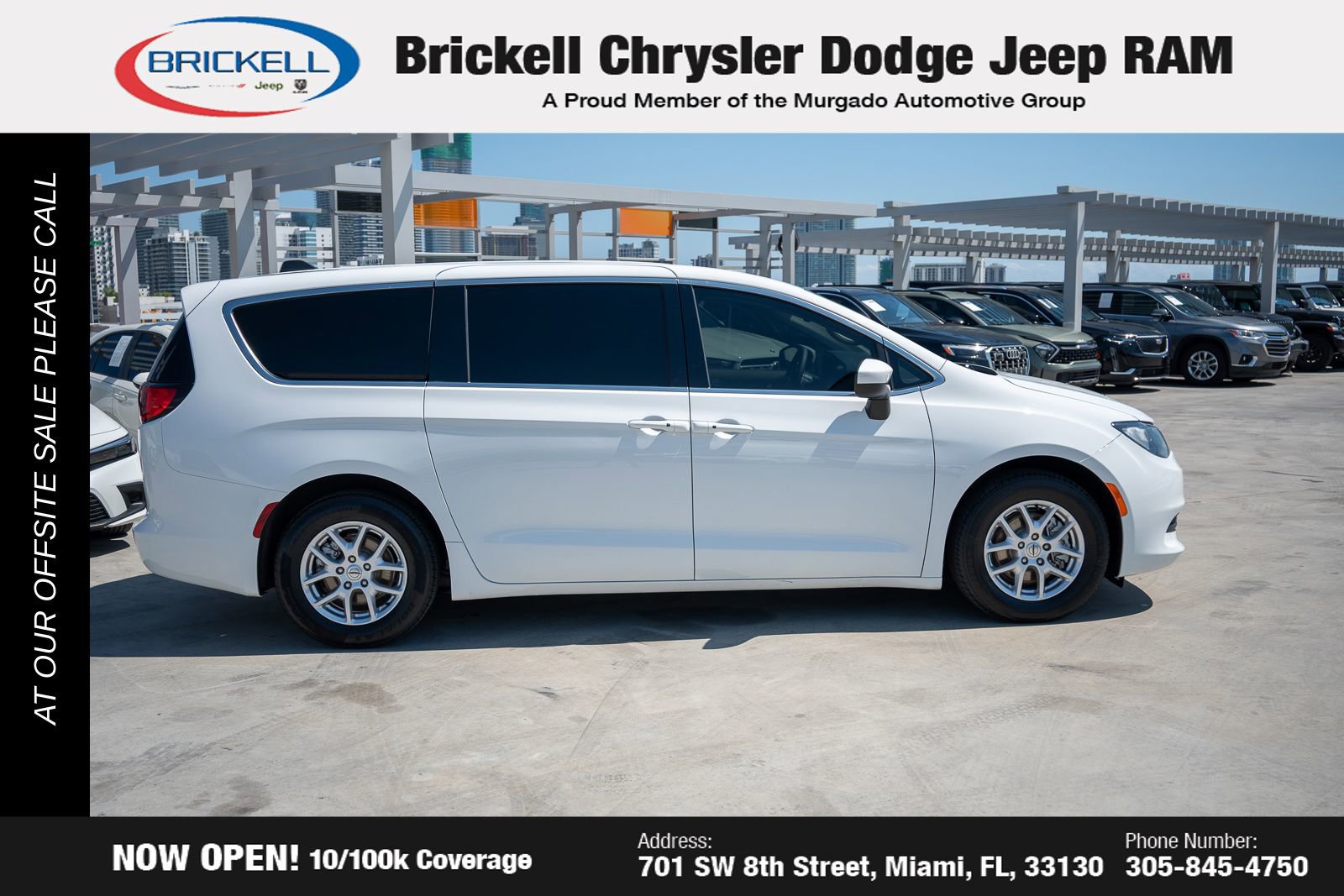 Used 2023 Chrysler Voyager LX image 4