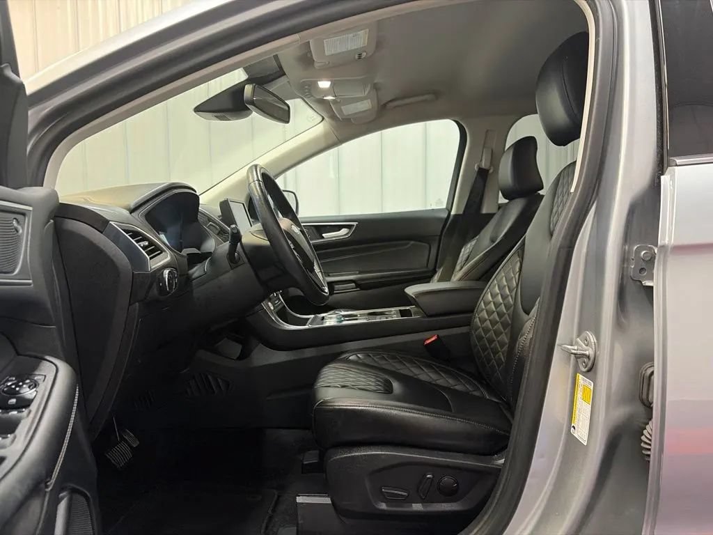 Used 2024 Ford Edge Titanium AWD/4WD image 11