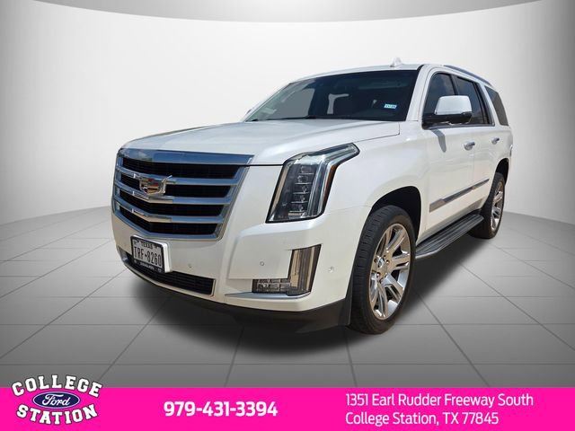 Used 2018 Cadillac Escalade Luxury RWD image 3