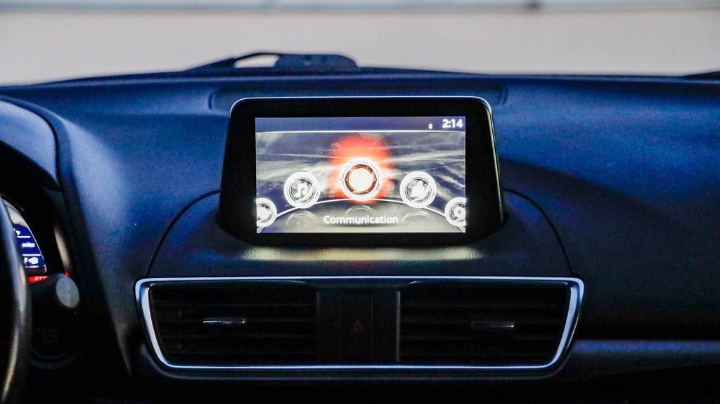 Used 2018 MAZDA MAZDA3 Grand Touring w/ Premium Equipment Package image 15