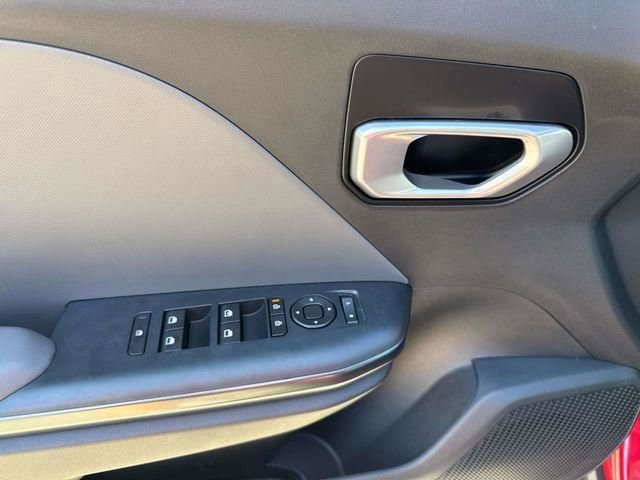 Used 2025 Kia K4 LXS image 28