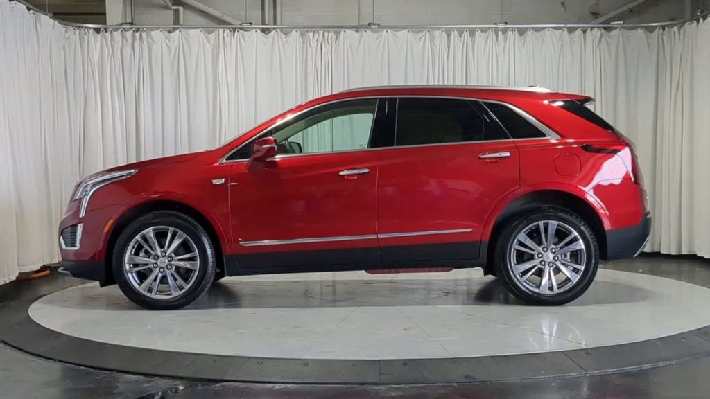 Used 2025 Cadillac XT5 Premium Luxury AWD/4WD image 6