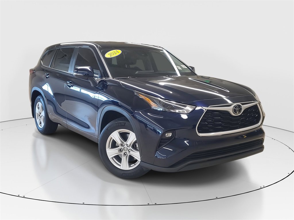 Certified 2024 Toyota Highlander LE image 2