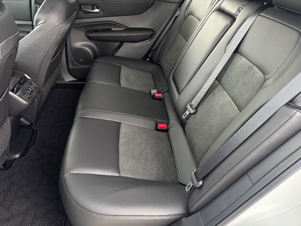 New 2025 Nissan Ariya AWD image 13