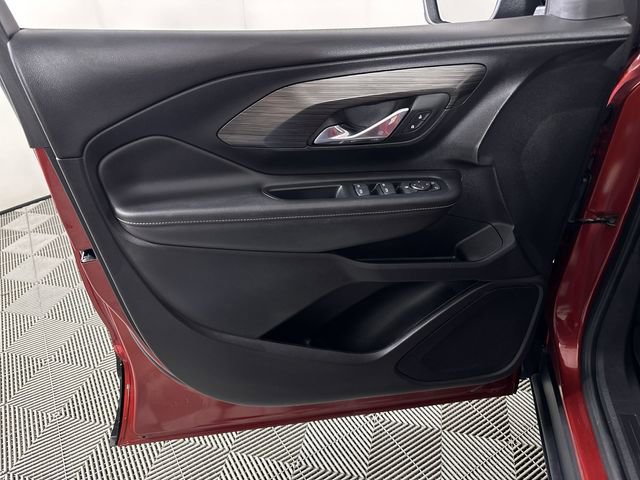 Used 2023 GMC Terrain SLE w/ Driver Convenience Package image 23