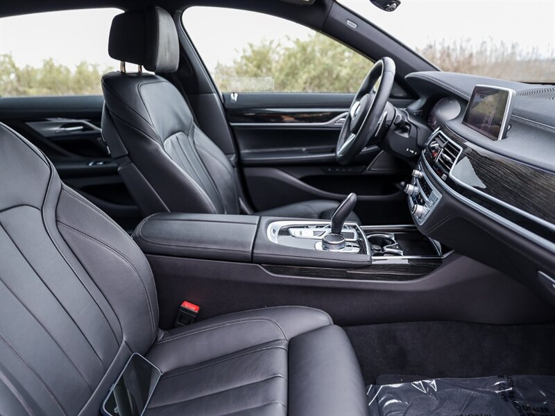 Used 2021 BMW 740i w/ M Sport Package RWD image 22