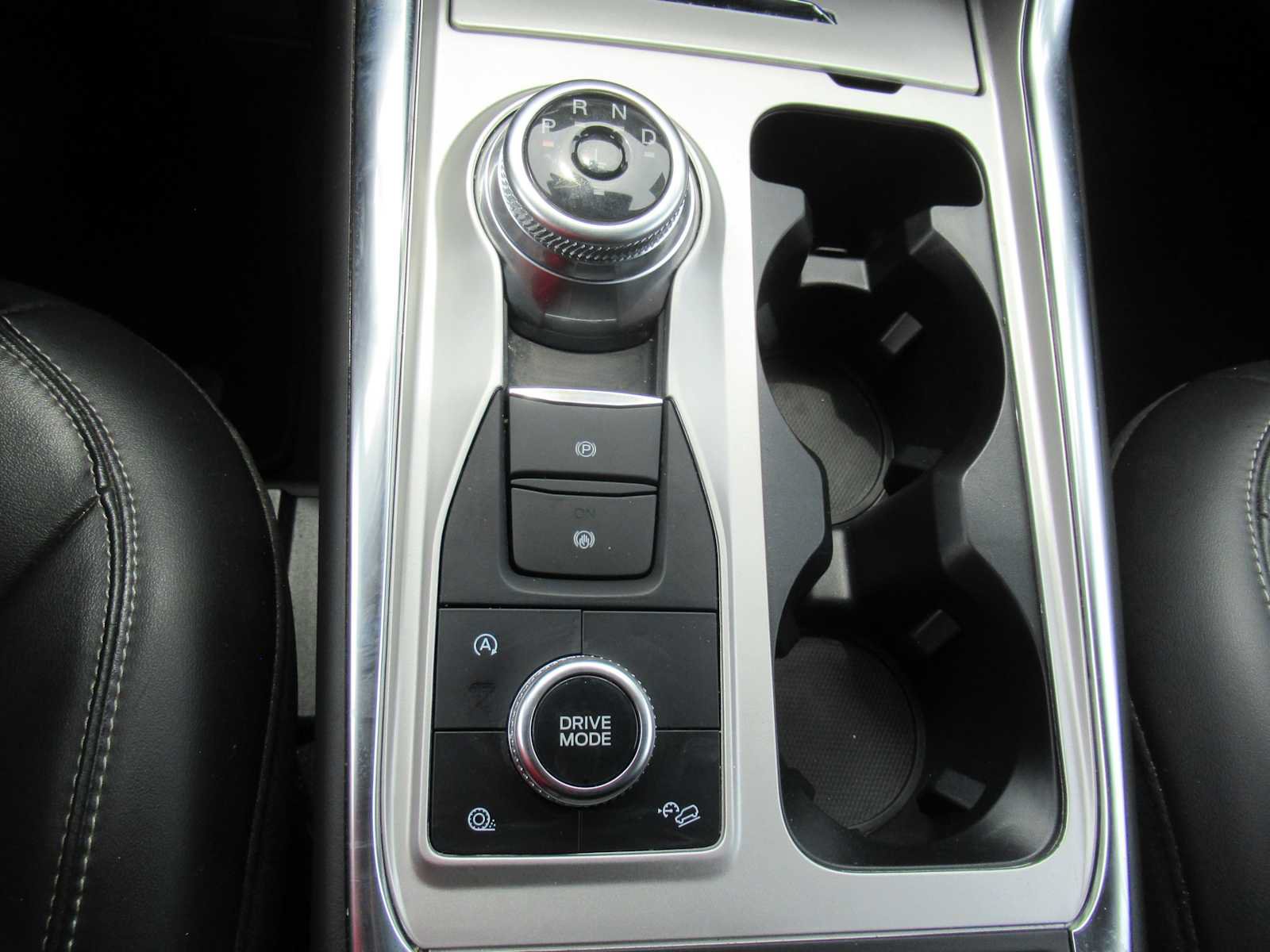 Used 2024 Ford Explorer XLT w/ Equipment Group 202A AWD/4WD image 25