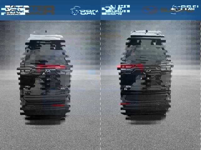 Used 2024 Toyota RAV4 XLE w/ Convenience Package image 5