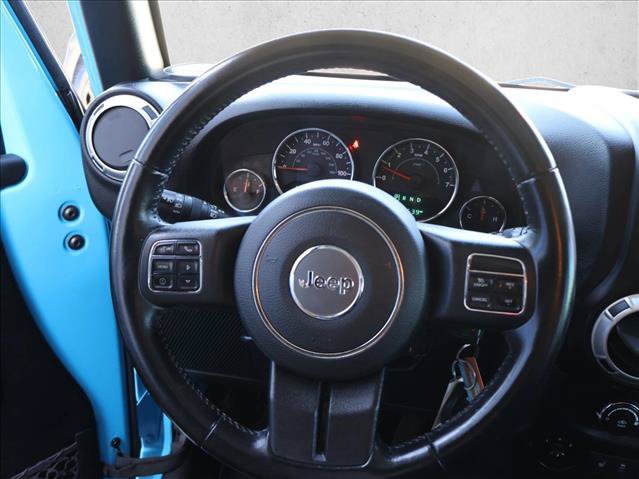 Used 2017 Jeep Wrangler Unlimited Sahara w/ Connectivity Group AWD/4WD image 13