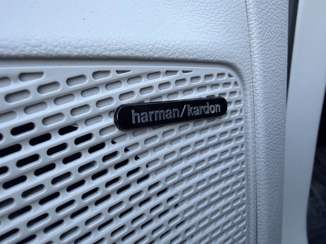 Used 2022 Chrysler Pacifica Limited image 30