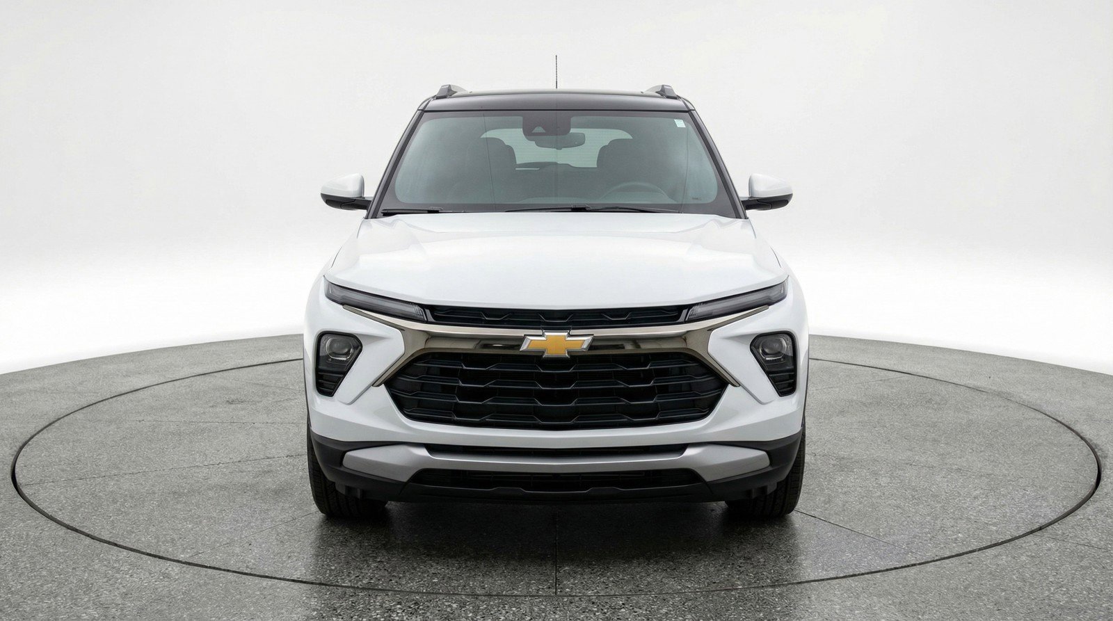 Used 2025 Chevrolet TrailBlazer LT FWD image 2