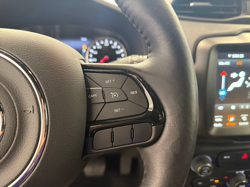 Certified 2022 Jeep Renegade Altitude w/ Convenience Group AWD/4WD image 26