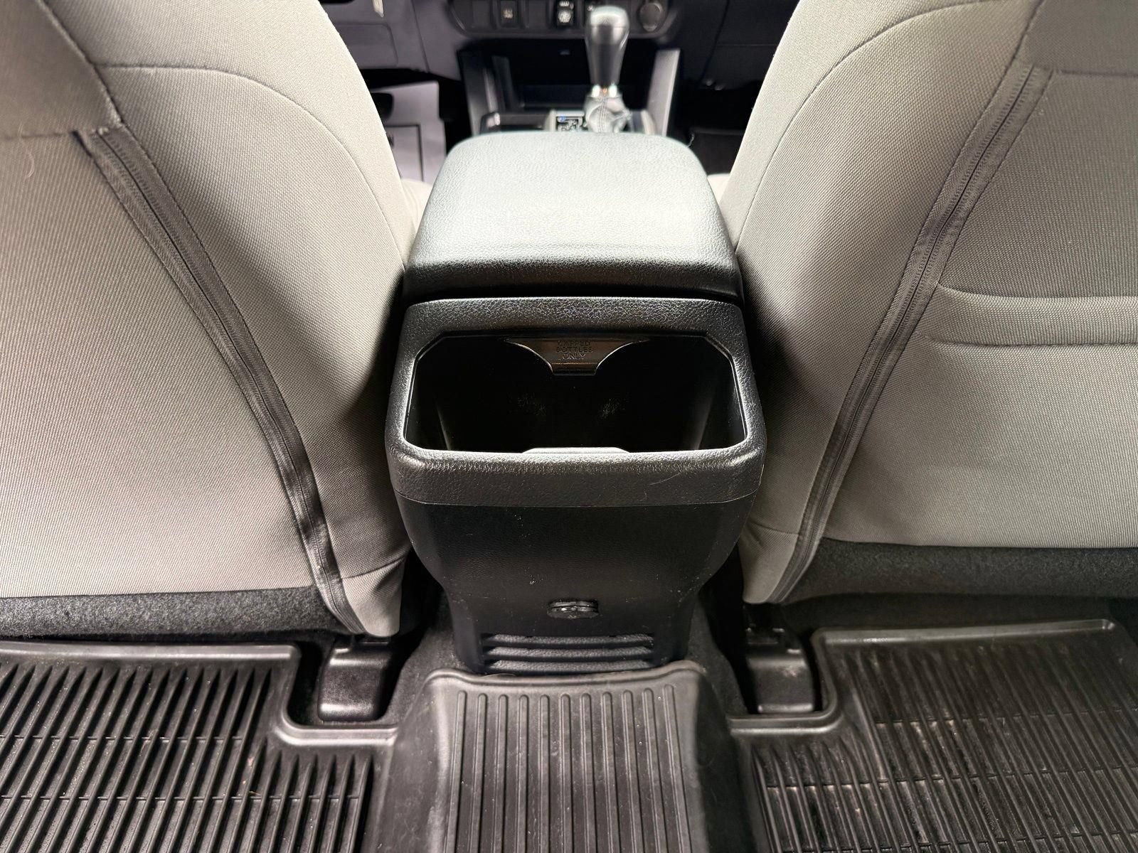 Used 2018 Toyota Tacoma SR5 RWD image 29