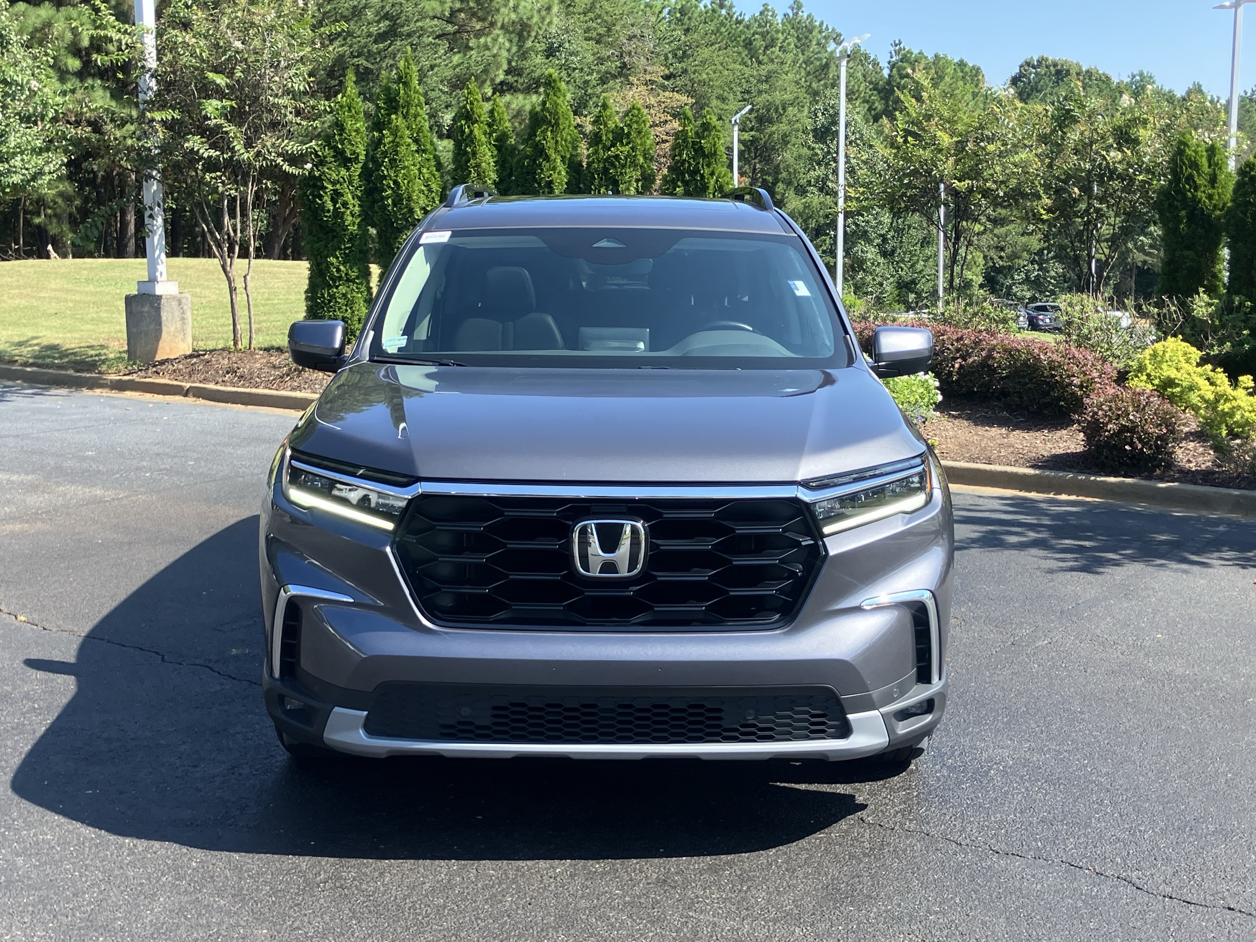 Certified 2025 Honda Pilot Touring image 3