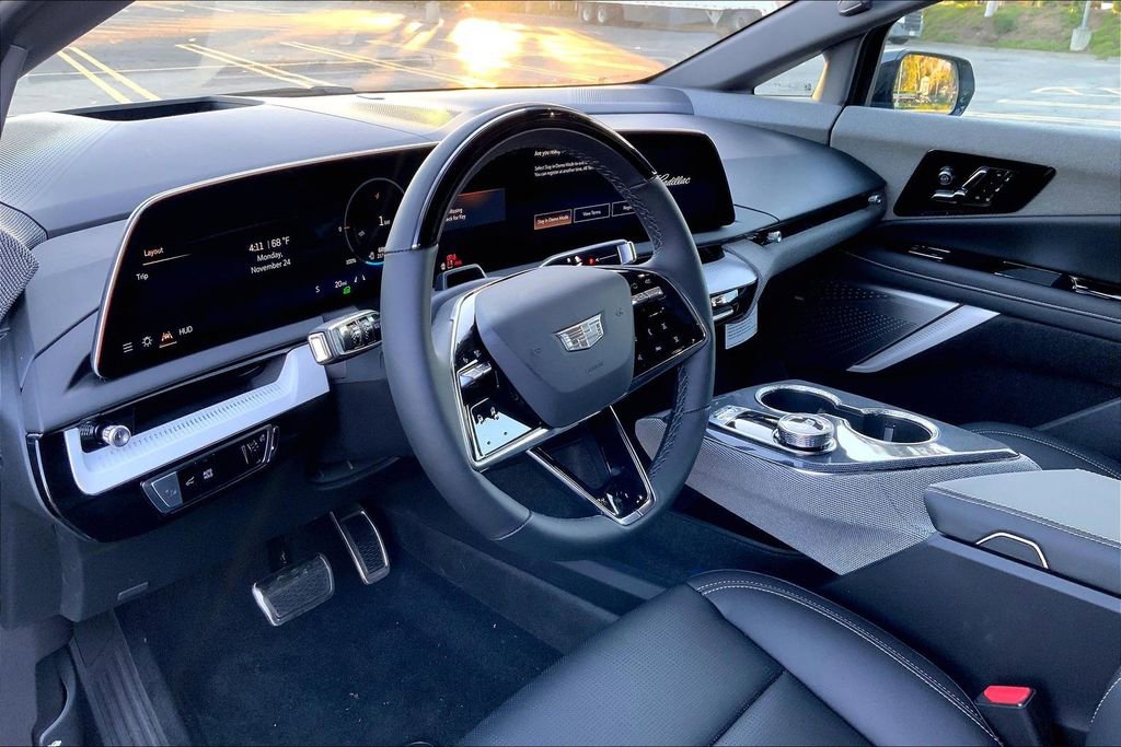 New 2026 Cadillac Optiq Sport 2 image 9