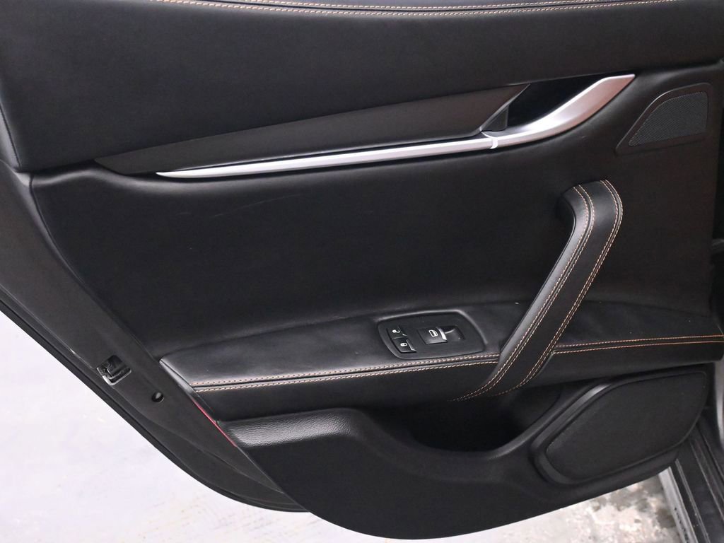 Used 2017 Maserati Ghibli RWD image 13