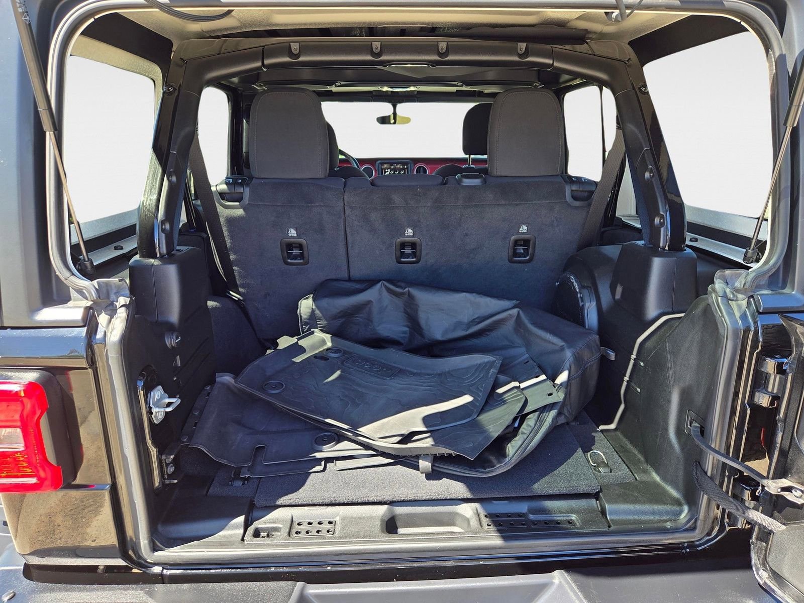 Used 2021 Jeep Wrangler Unlimited Rubicon image 6