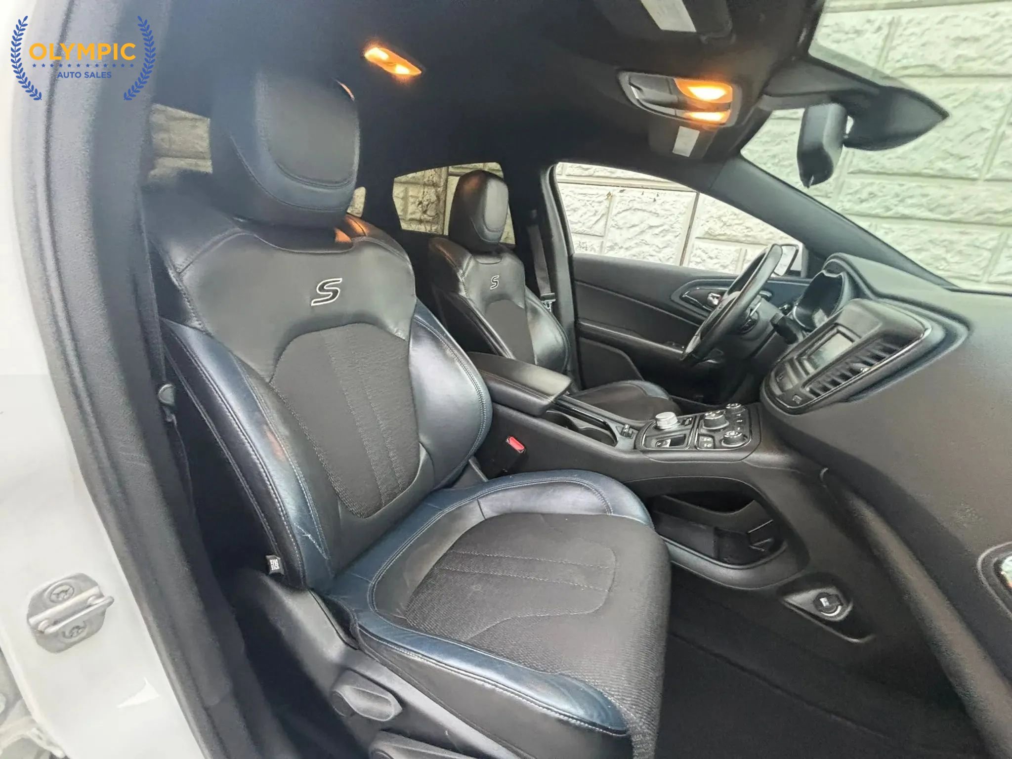 Used 2015 Chrysler 200 S FWD image 37