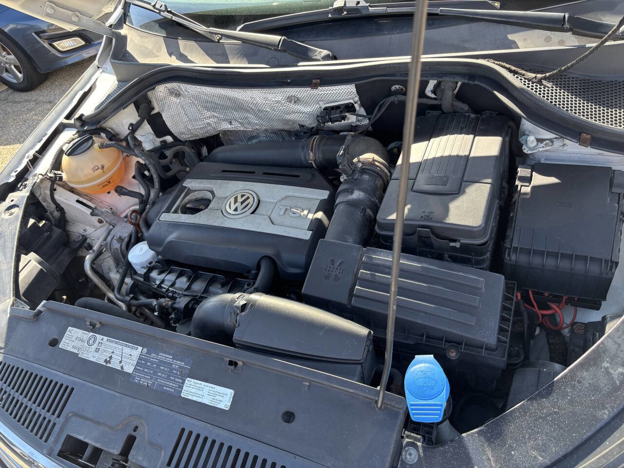 Used 2011 Volkswagen Tiguan S image 39