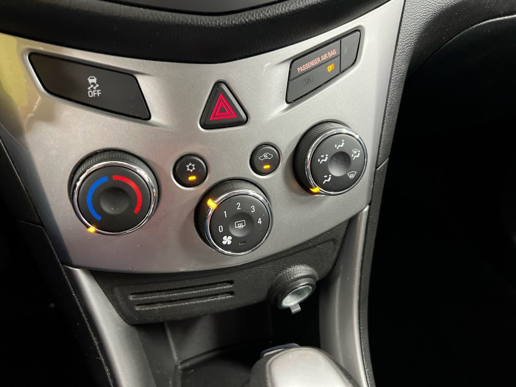 Used 2016 Chevrolet Trax LT w/ LT Convenience Package FWD image 16