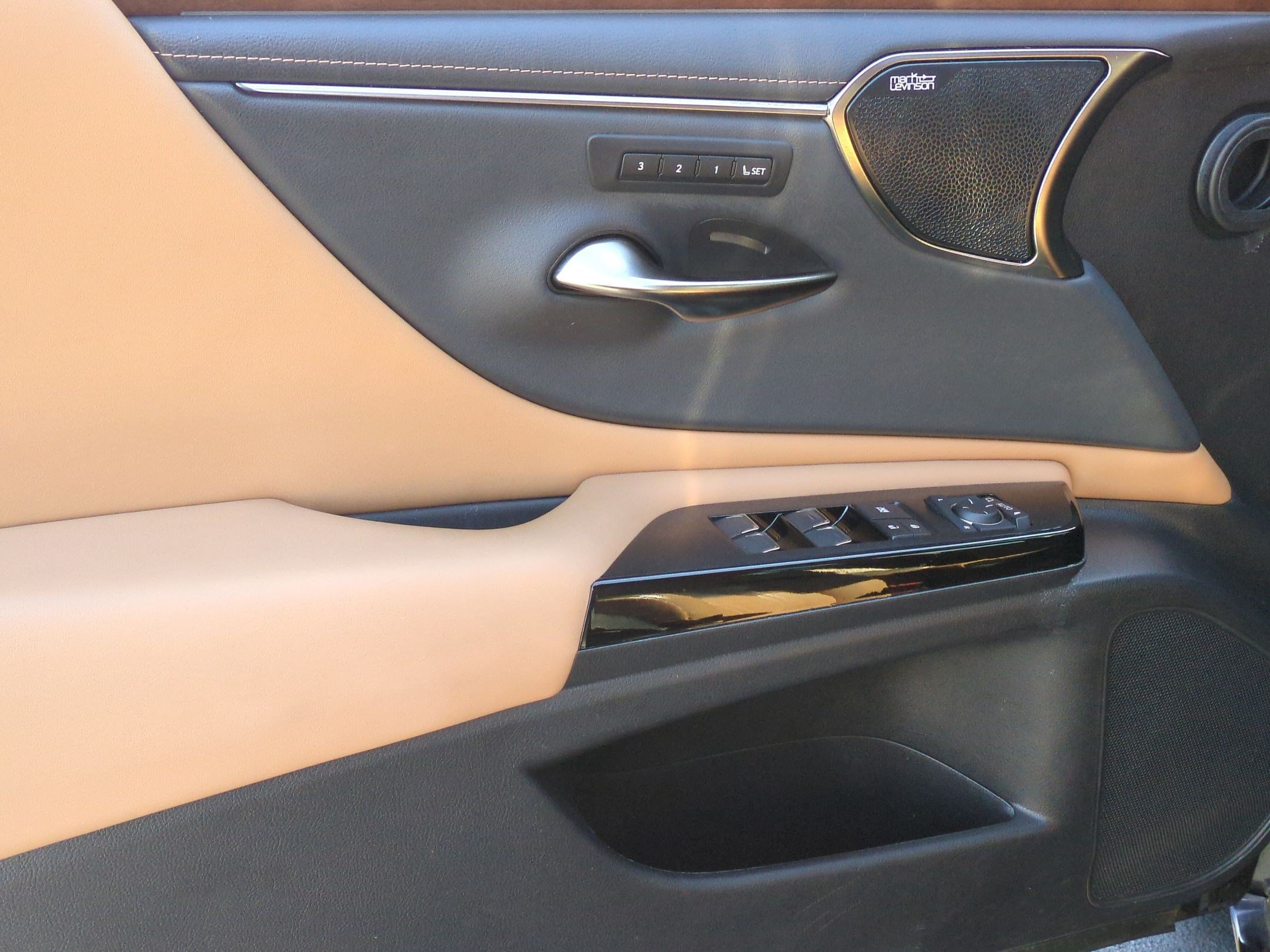 Used 2023 Lexus ES 350 Ultra Luxury w/ Accessory Package (Z2) FWD image 14