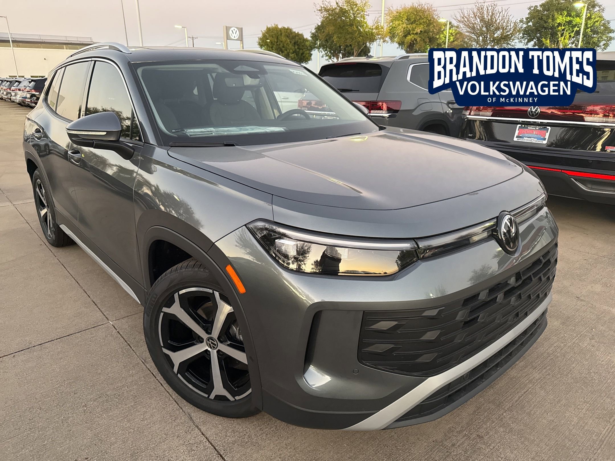 New 2025 Volkswagen Tiguan SE