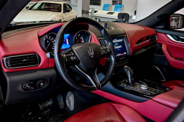 Used 2020 Maserati Levante AWD/4WD image 14