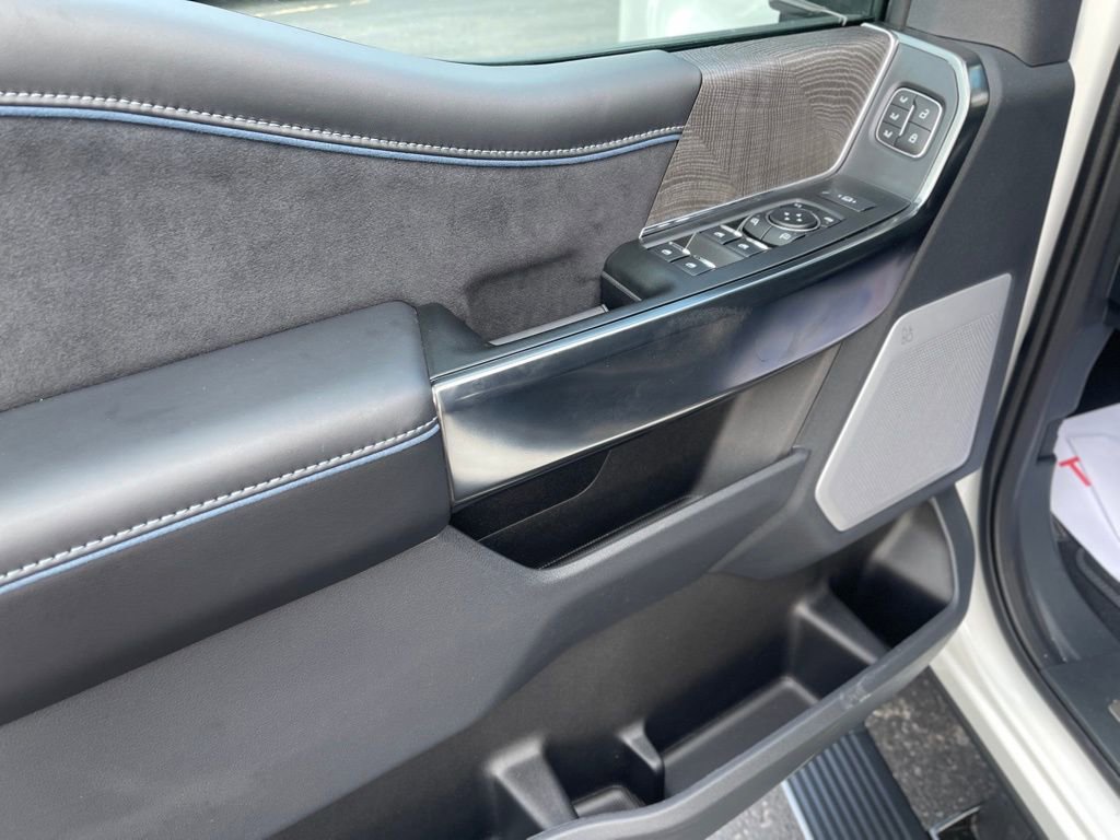 New 2025 Ford F350 Platinum w/ FX4 Off-Road Package image 11